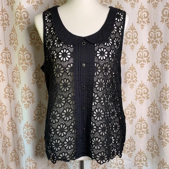 Hinge crocheted floral black top M - Picture 2 of 11